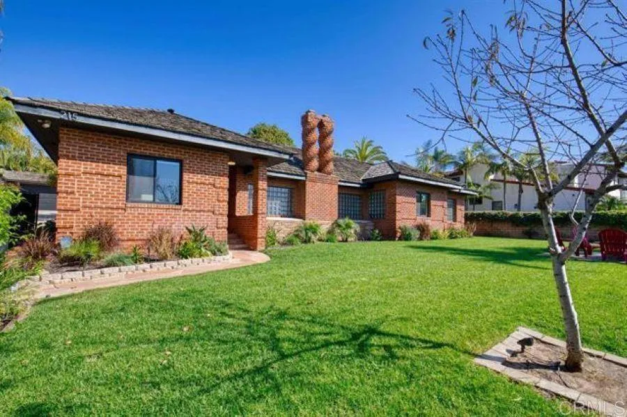215 Vulcan Avenue Encinitas, CA 92024