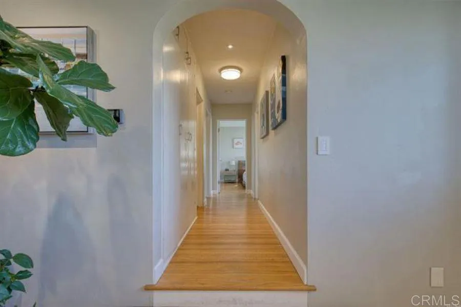215 Vulcan Avenue Encinitas, CA 92024