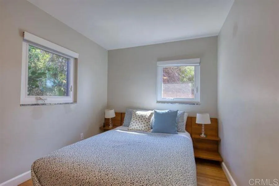 215 Vulcan Avenue Encinitas, CA 92024