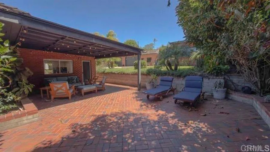 215 Vulcan Avenue Encinitas, CA 92024