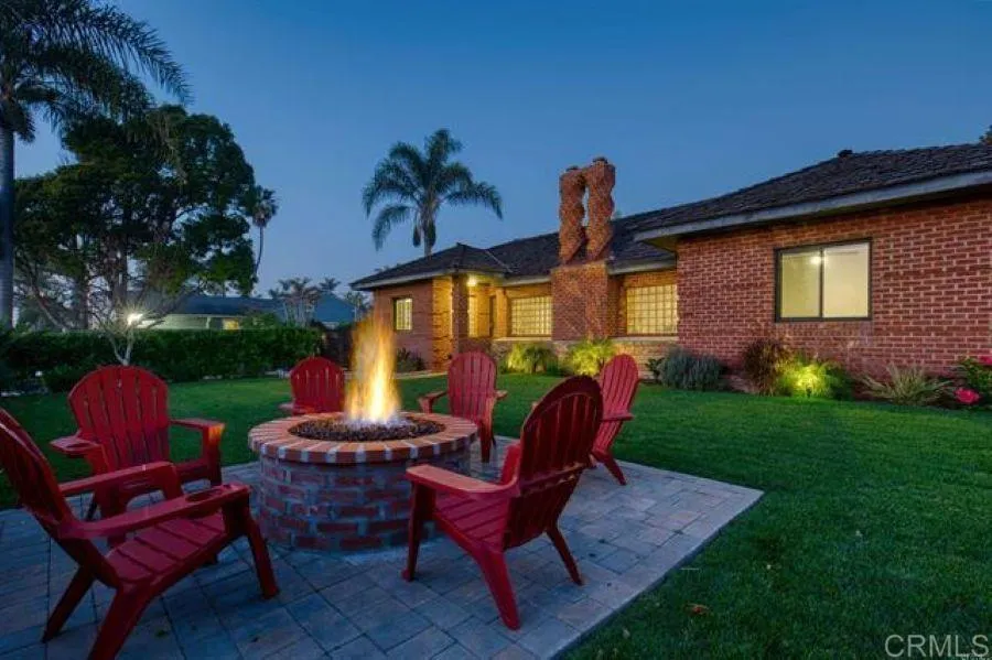 215 Vulcan Avenue Encinitas, CA 92024