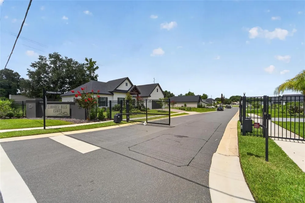 5391 CLUBHOUSE HILLS LANE Lakeland, FL 33812