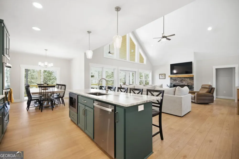 511 Sandy Lake LN Blairsville, GA 30512