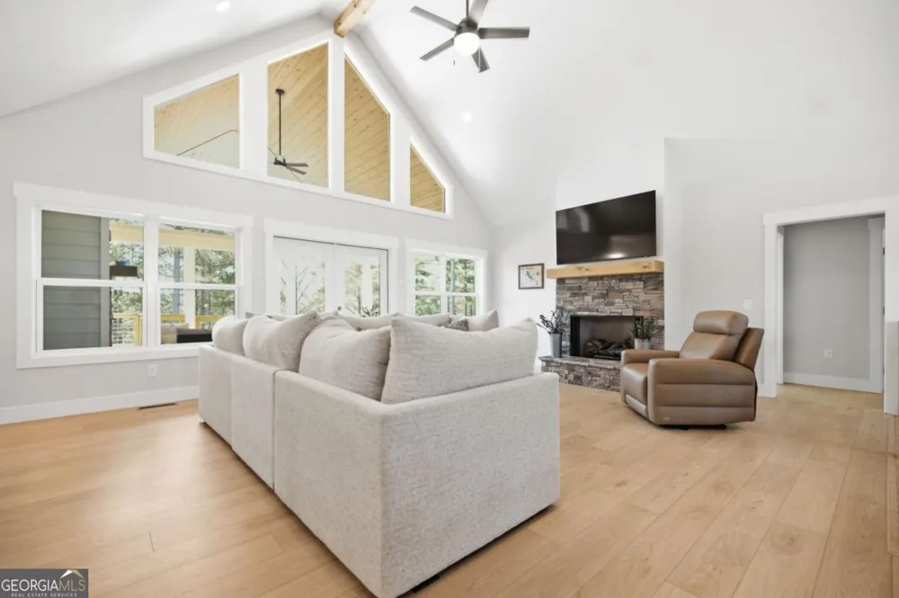 511 Sandy Lake LN Blairsville, GA 30512