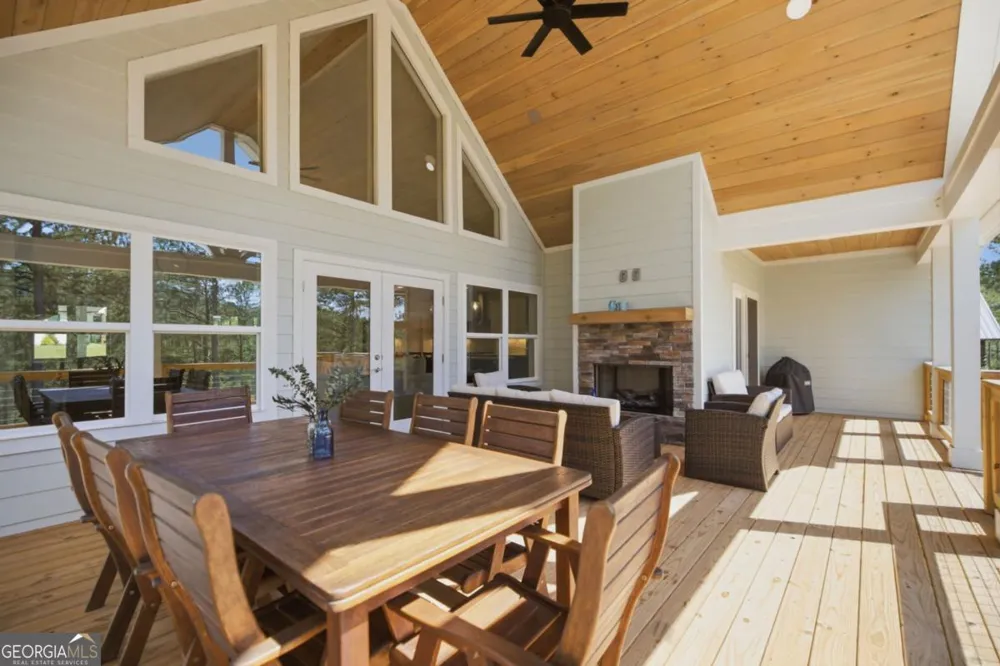 511 Sandy Lake LN Blairsville, GA 30512