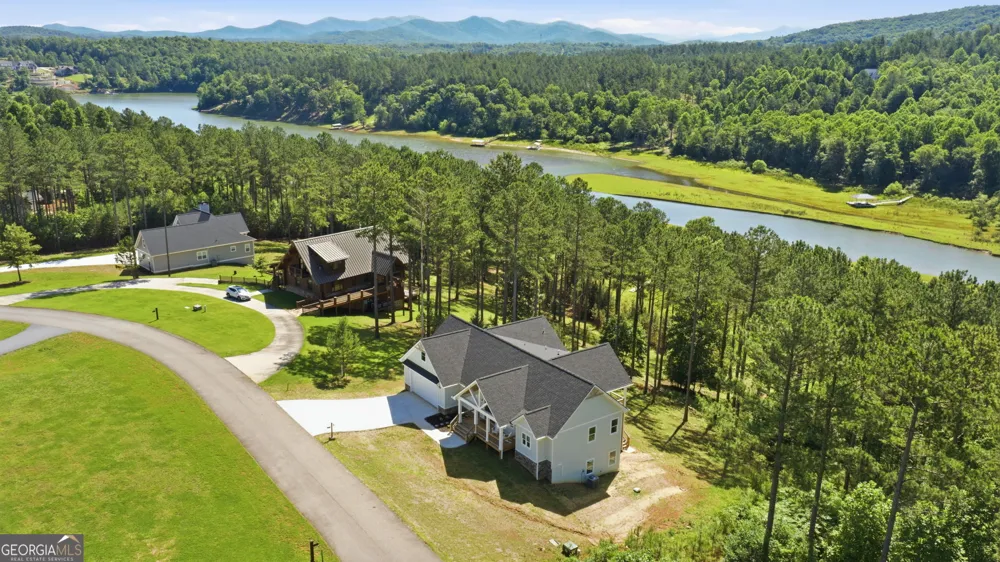 511 Sandy Lake LN Blairsville, GA 30512