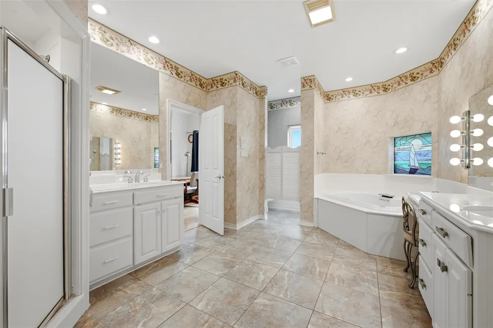 143 Blackfoot Trail Lake Kiowa, TX 76240