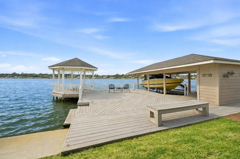 143 Blackfoot Trail Lake Kiowa, TX 76240