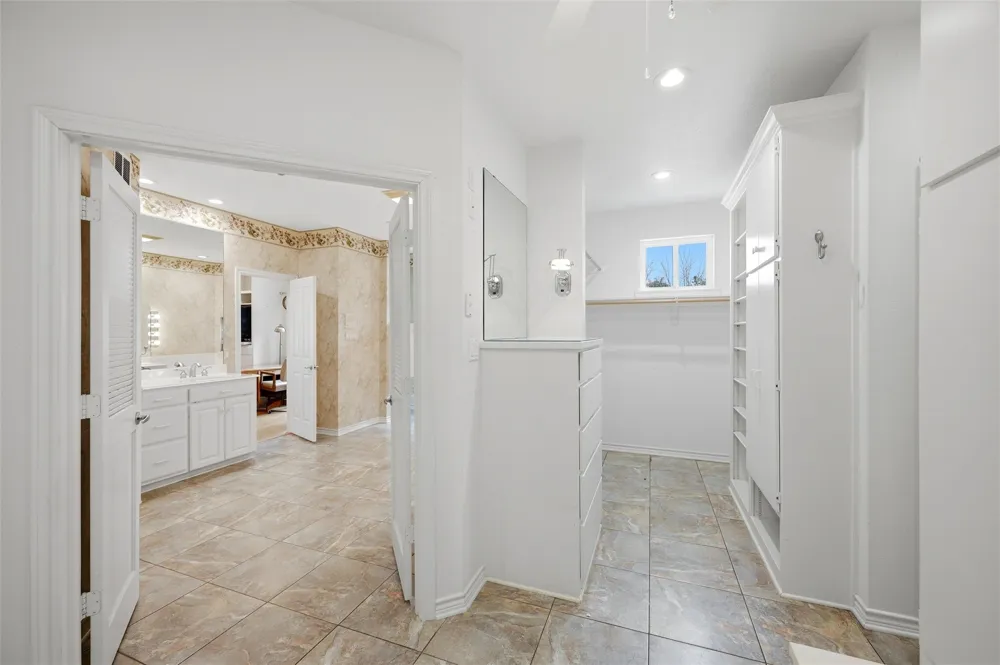 143 Blackfoot Trail Lake Kiowa, TX 76240