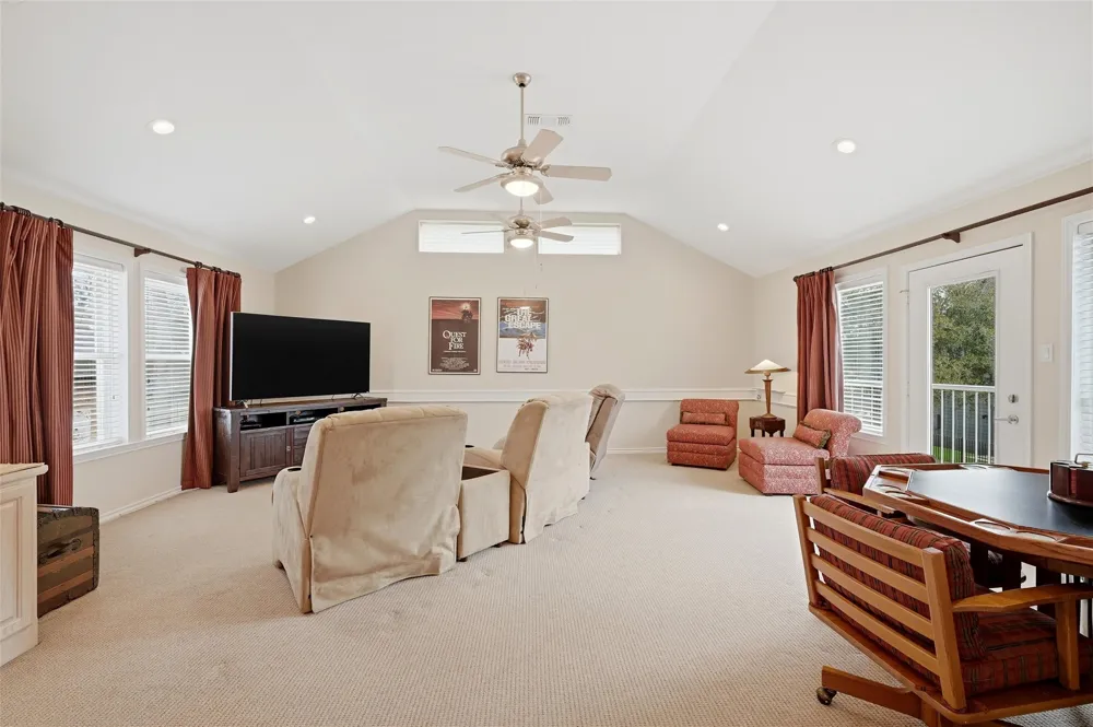 143 Blackfoot Trail Lake Kiowa, TX 76240