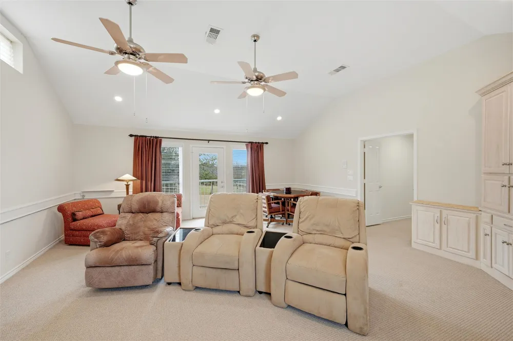 143 Blackfoot Trail Lake Kiowa, TX 76240