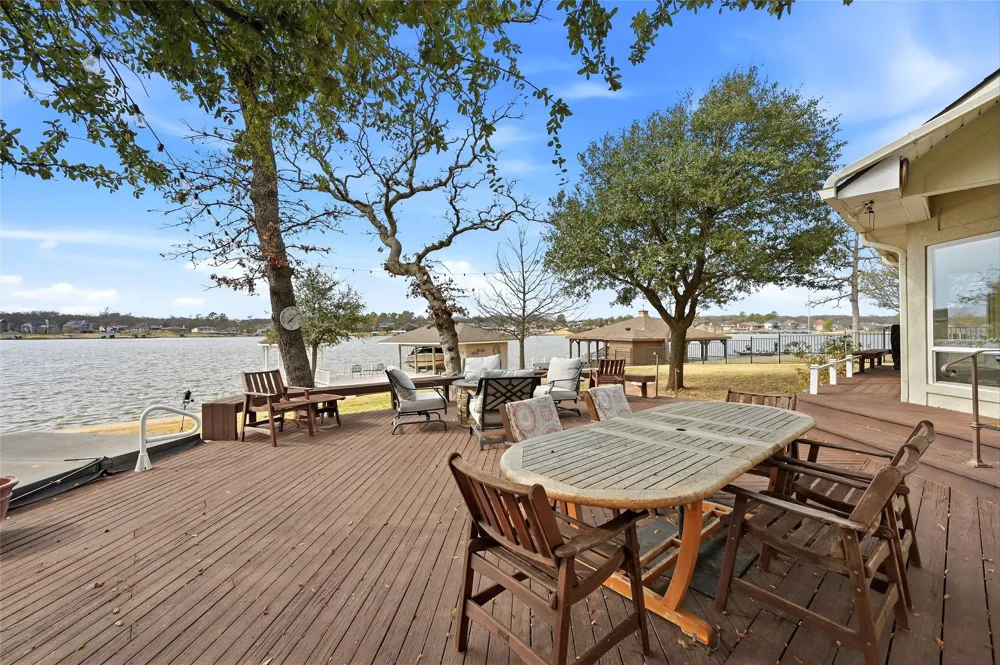 143 Blackfoot Trail Lake Kiowa, TX 76240