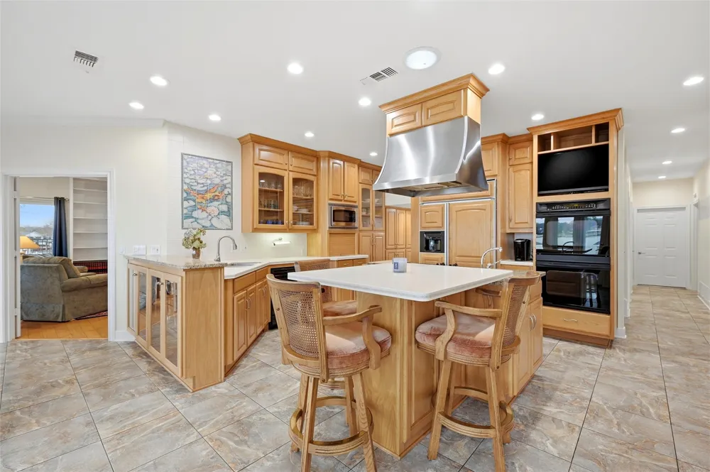 143 Blackfoot Trail Lake Kiowa, TX 76240