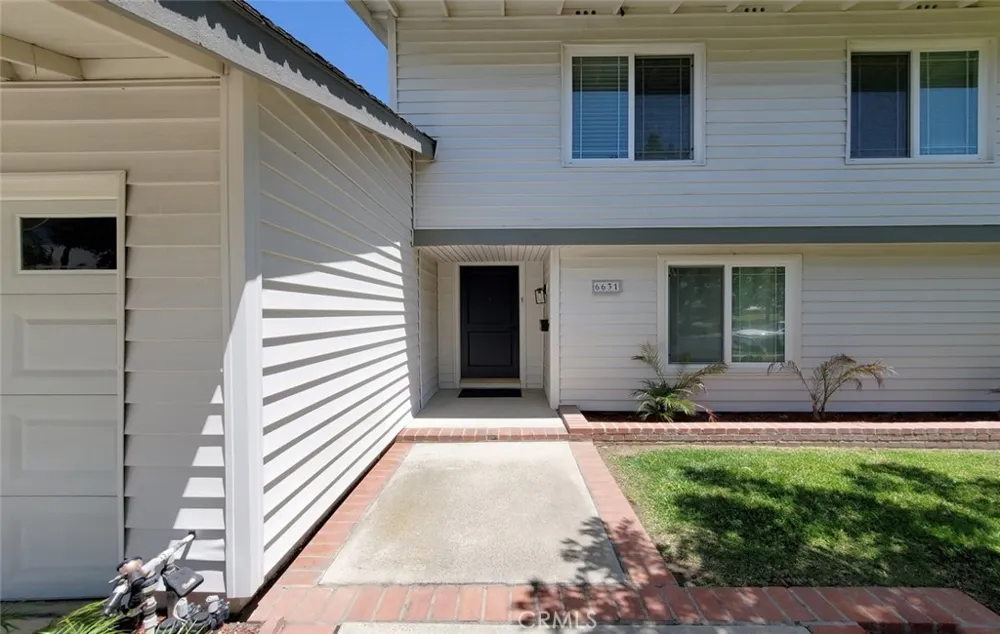 6631 Wrenfield Drive Huntington Beach, CA 92647