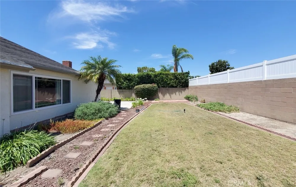 6631 Wrenfield Drive Huntington Beach, CA 92647