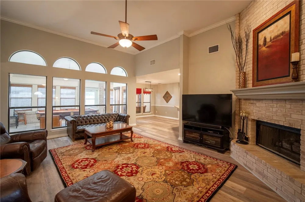 308 Sea Gate Drive Portland, TX 78374