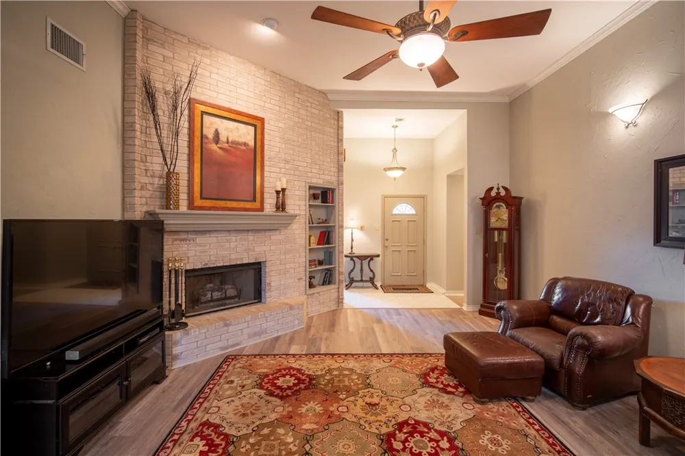 308 Sea Gate Drive Portland, TX 78374