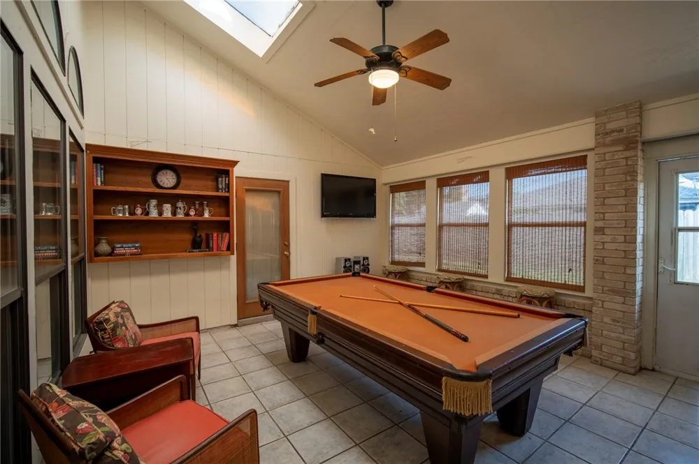 308 Sea Gate Drive Portland, TX 78374