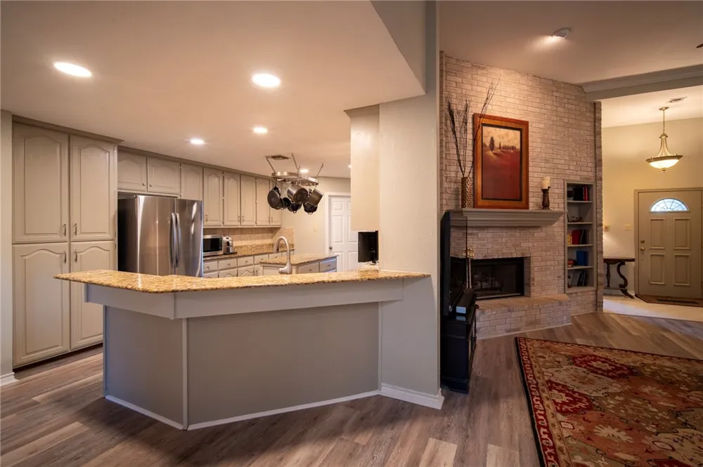 308 Sea Gate Drive Portland, TX 78374
