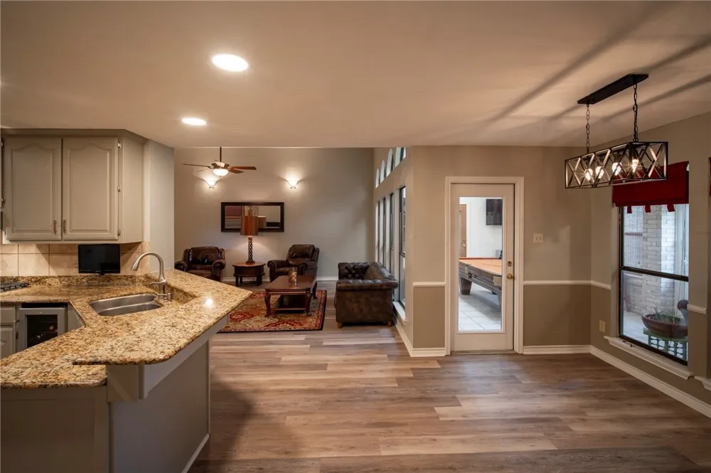 308 Sea Gate Drive Portland, TX 78374