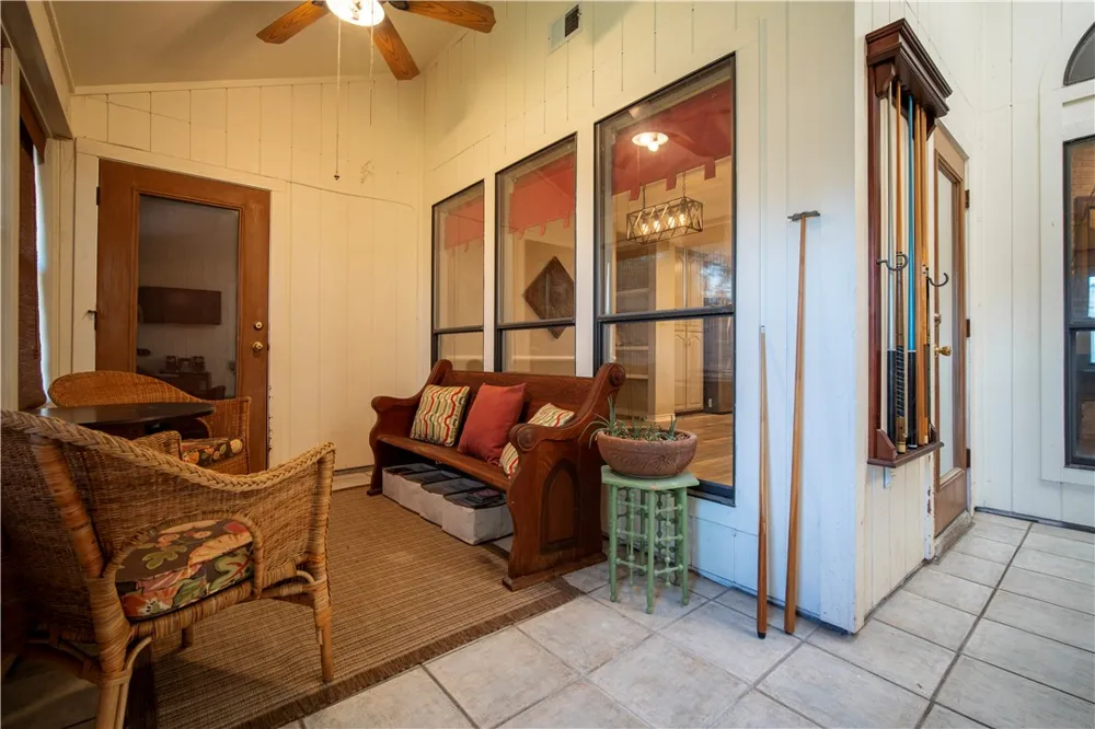 308 Sea Gate Drive Portland, TX 78374