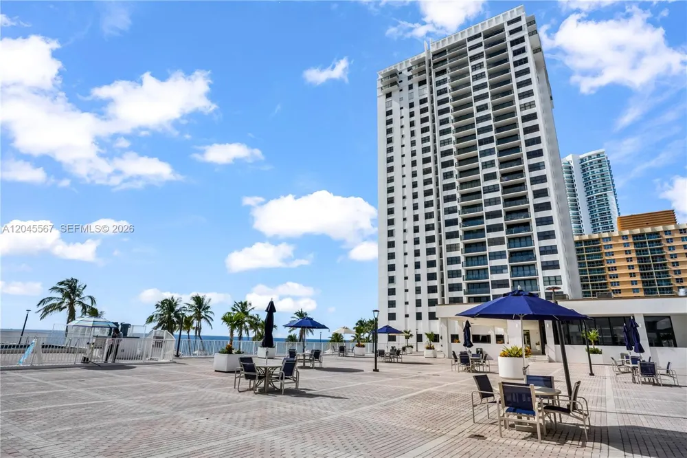 2301 S Ocean Dr #1006 Hollywood, FL 33019