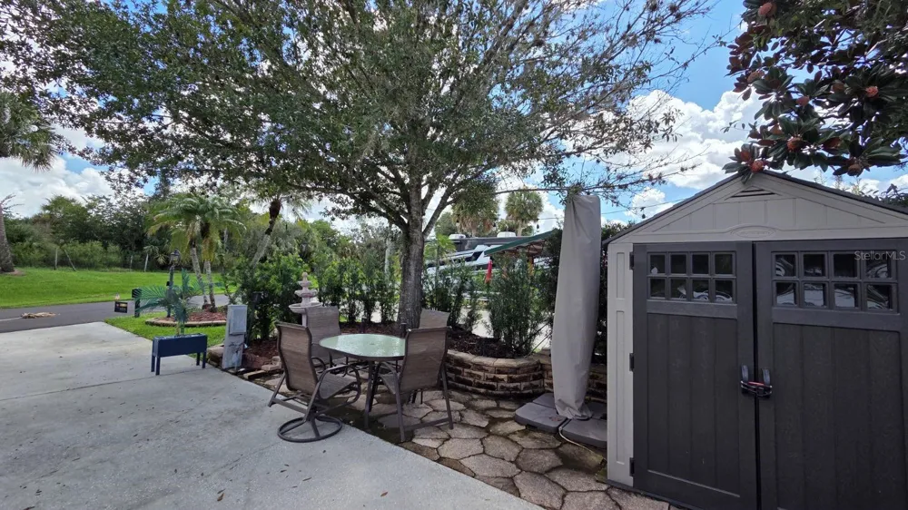 579 WATERWAY DRIVE River Ranch, FL 33867