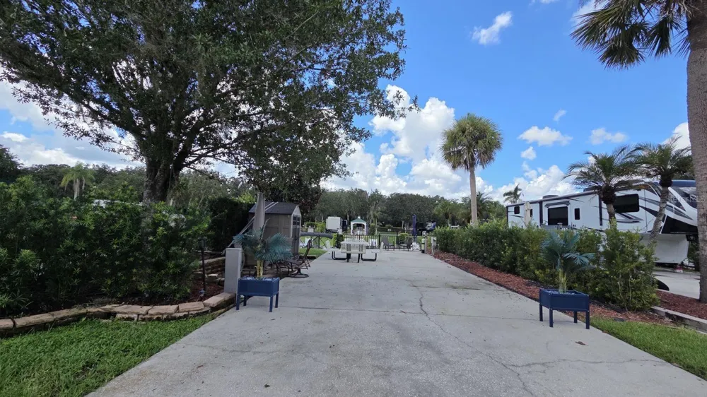 579 WATERWAY DRIVE River Ranch, FL 33867