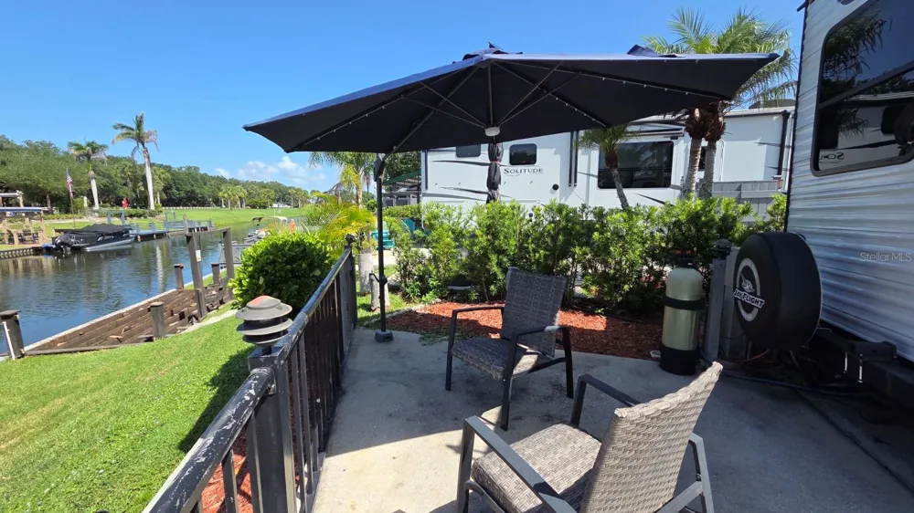 579 WATERWAY DRIVE River Ranch, FL 33867