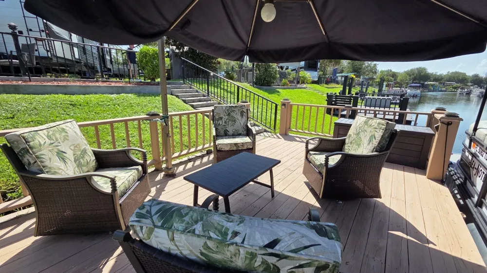 579 WATERWAY DRIVE River Ranch, FL 33867