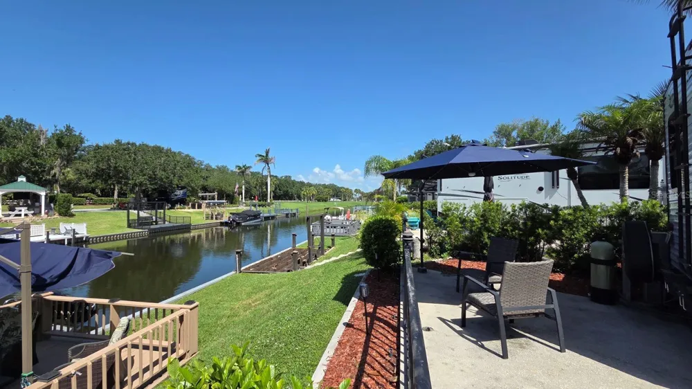 579 WATERWAY DRIVE River Ranch, FL 33867
