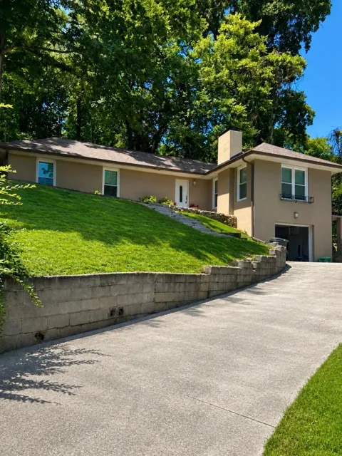 119 Crestview Circle