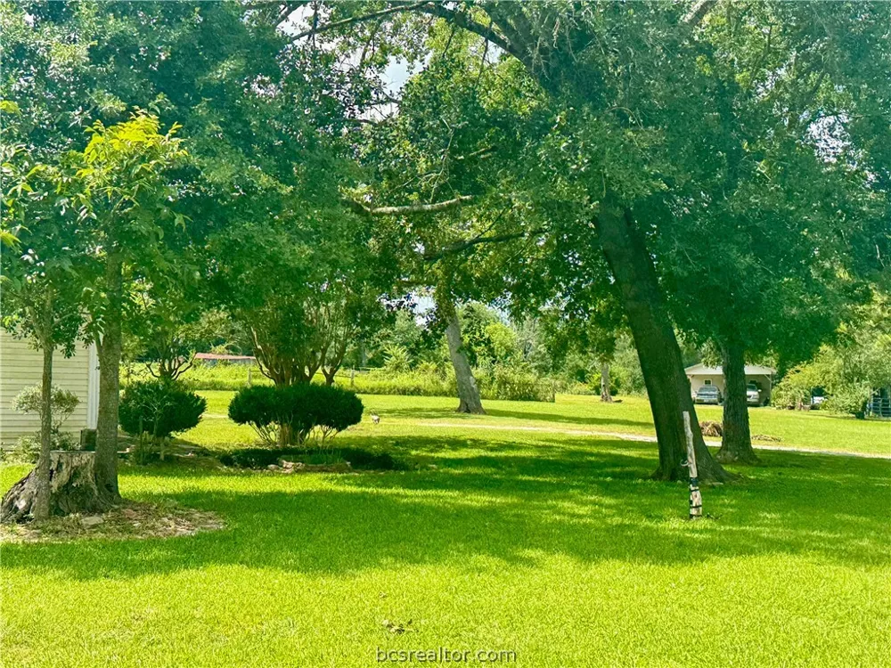 2433 County Road 409 Navasota, TX 77868