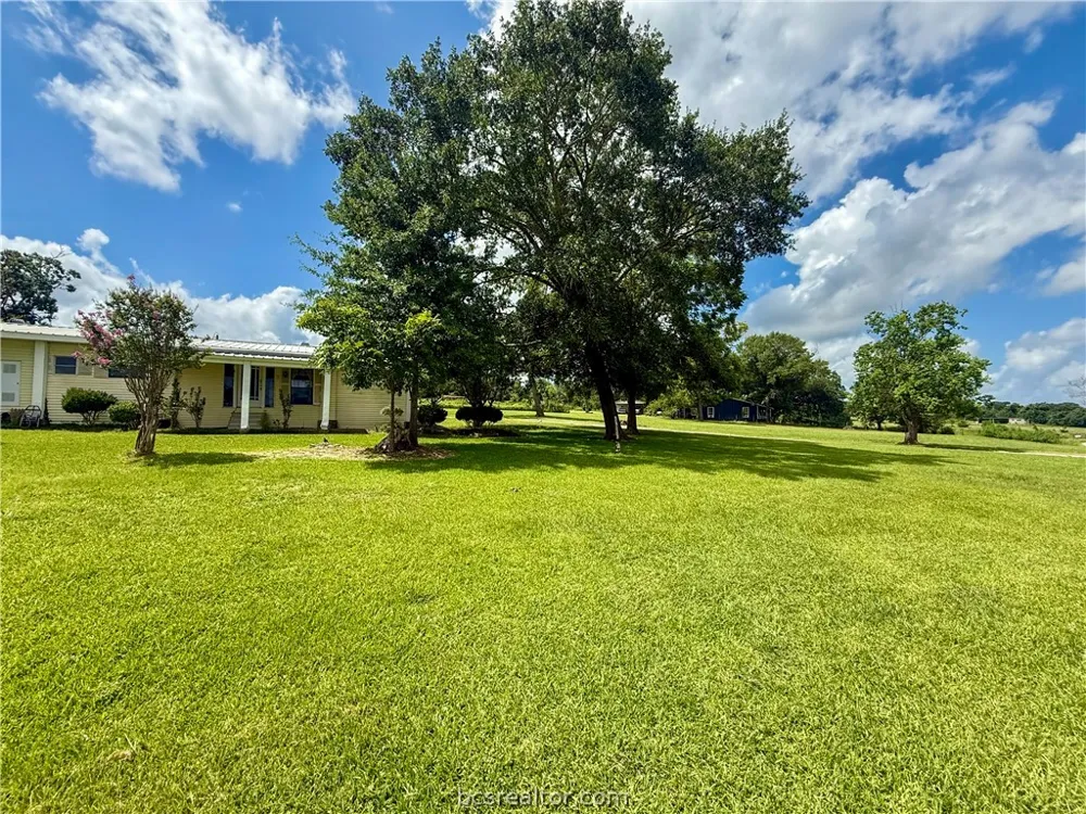 2433 County Road 409 Navasota, TX 77868
