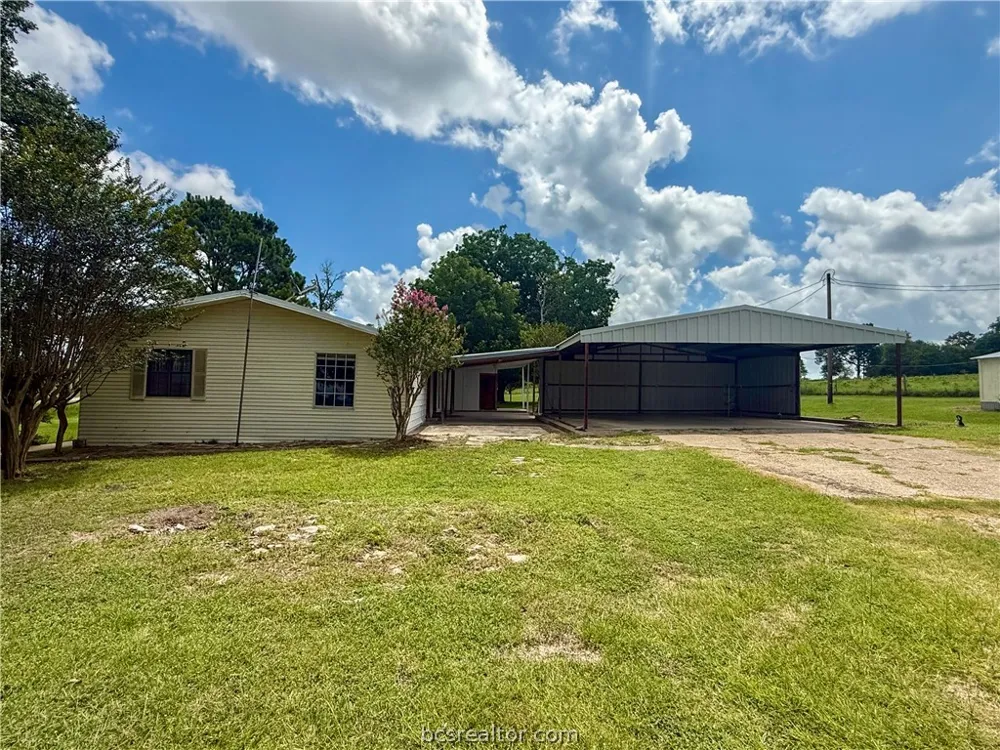 2433 County Road 409 Navasota, TX 77868