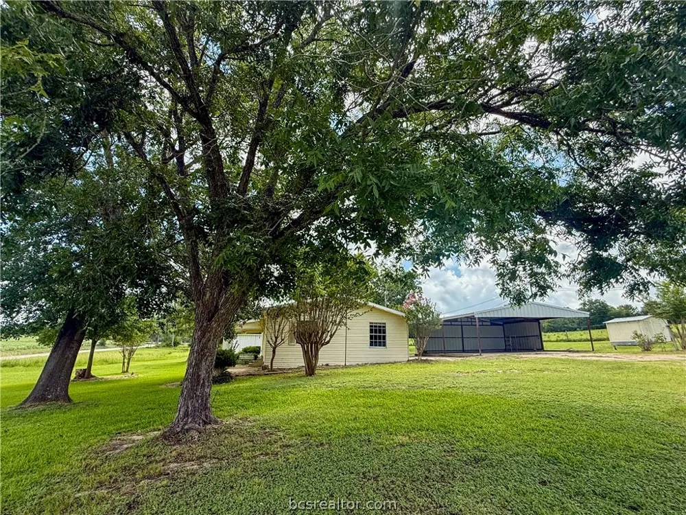 2433 County Road 409 Navasota, TX 77868