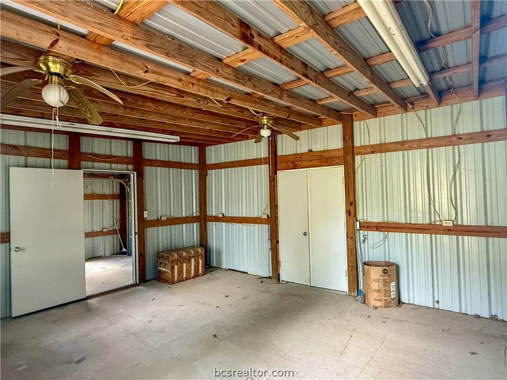 2433 County Road 409 Navasota, TX 77868
