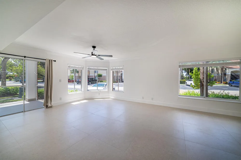 815 W Boynton Beach Boulevard #12-106 Boynton Beach, FL 33426
