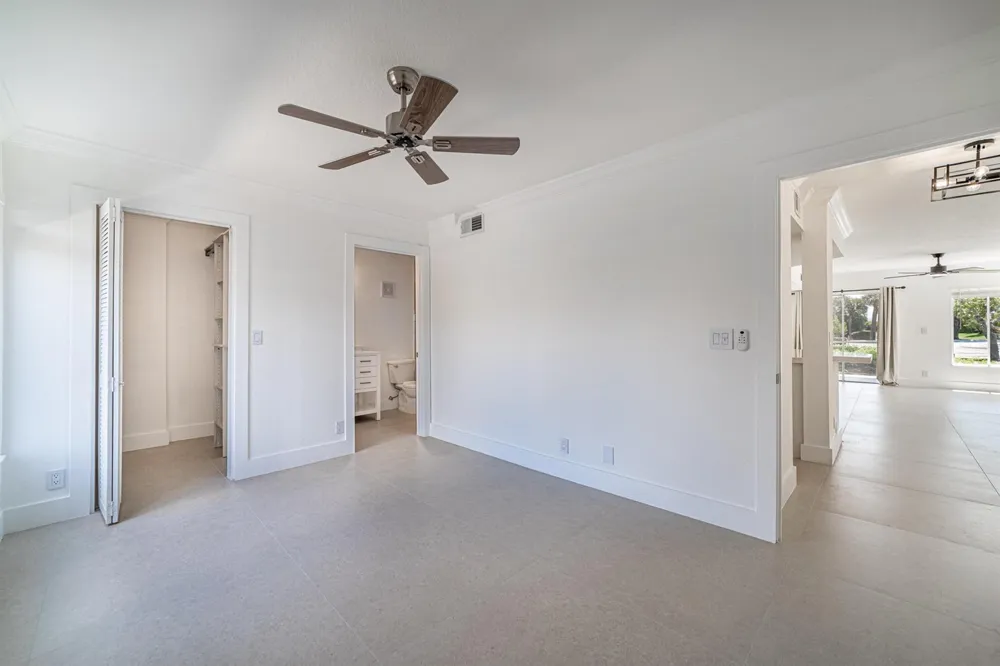 815 W Boynton Beach Boulevard #12-106 Boynton Beach, FL 33426
