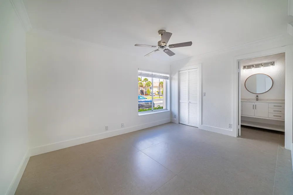 815 W Boynton Beach Boulevard #12-106 Boynton Beach, FL 33426
