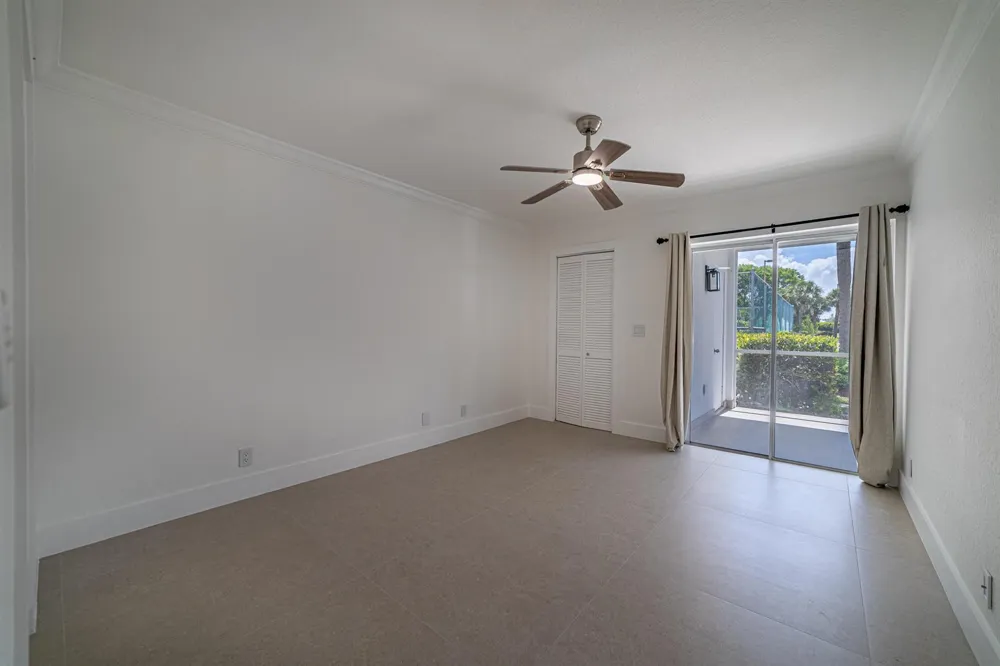 815 W Boynton Beach Boulevard #12-106 Boynton Beach, FL 33426