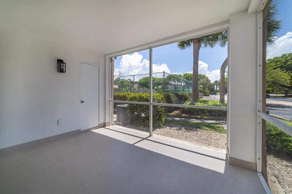 815 W Boynton Beach Boulevard #12-106 Boynton Beach, FL 33426