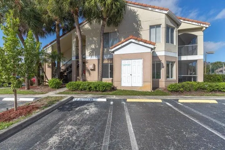 815 W Boynton Beach Boulevard #12-106 Boynton Beach, FL 33426