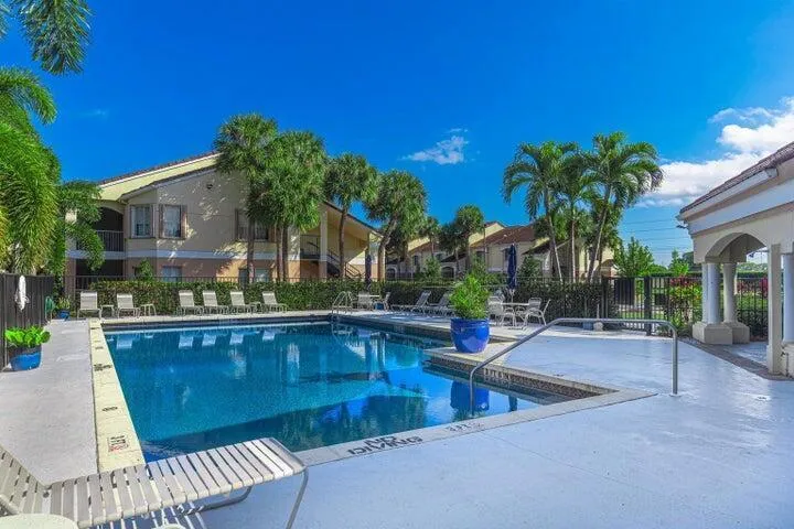 815 W Boynton Beach Boulevard #12-106 Boynton Beach, FL 33426