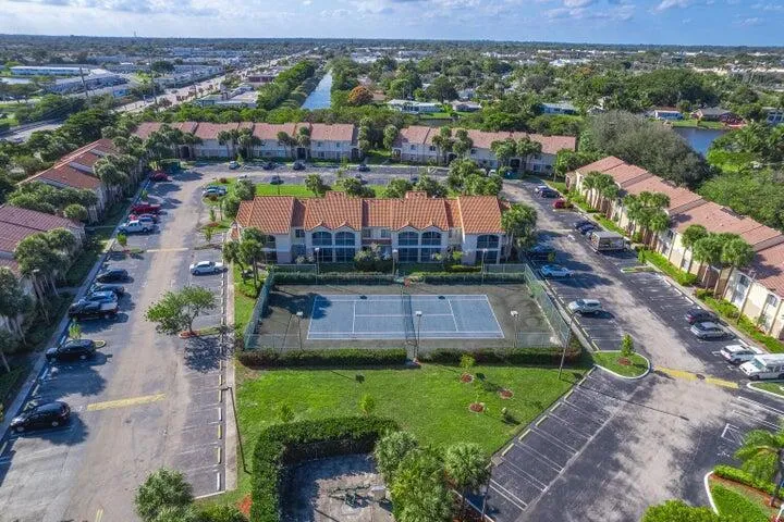 815 W Boynton Beach Boulevard #12-106 Boynton Beach, FL 33426