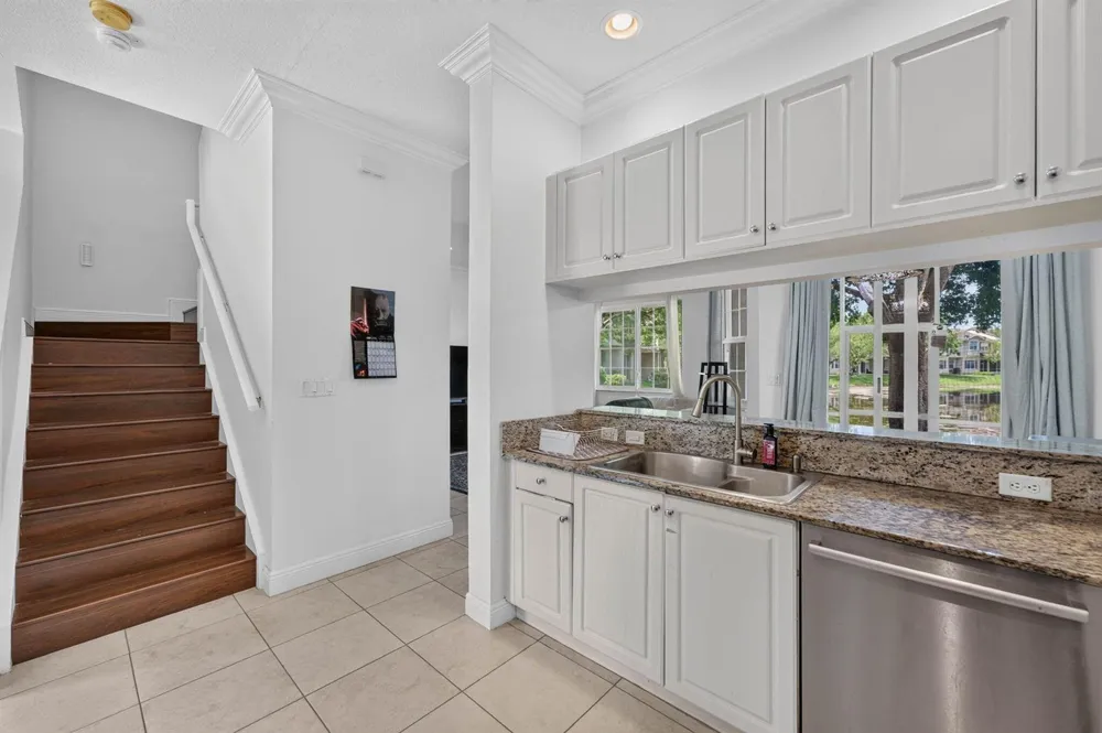 3355 Lakeside Drive Davie, FL 33328