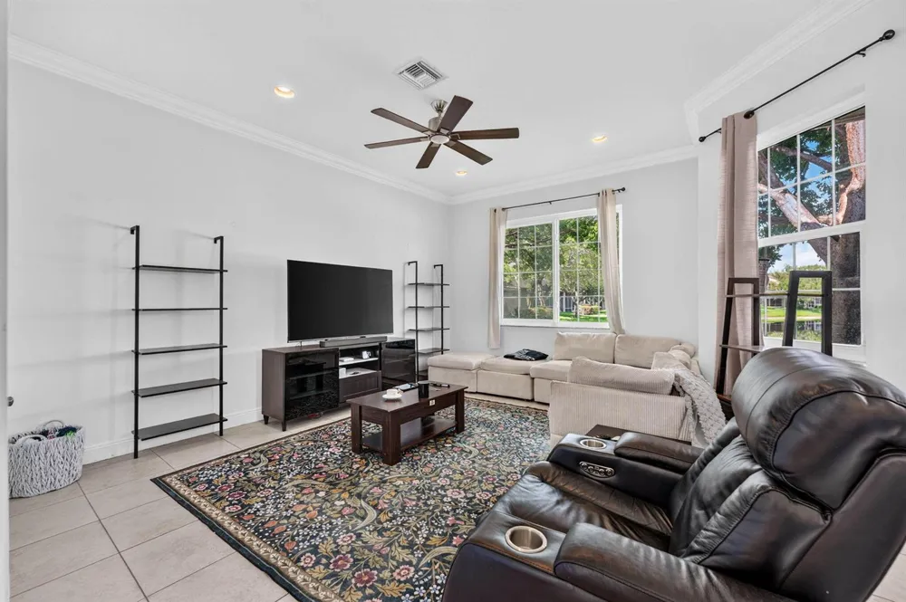 3355 Lakeside Drive Davie, FL 33328