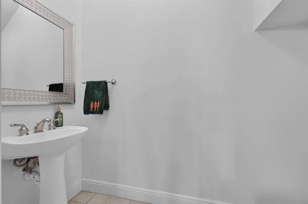 3355 Lakeside Drive Davie, FL 33328