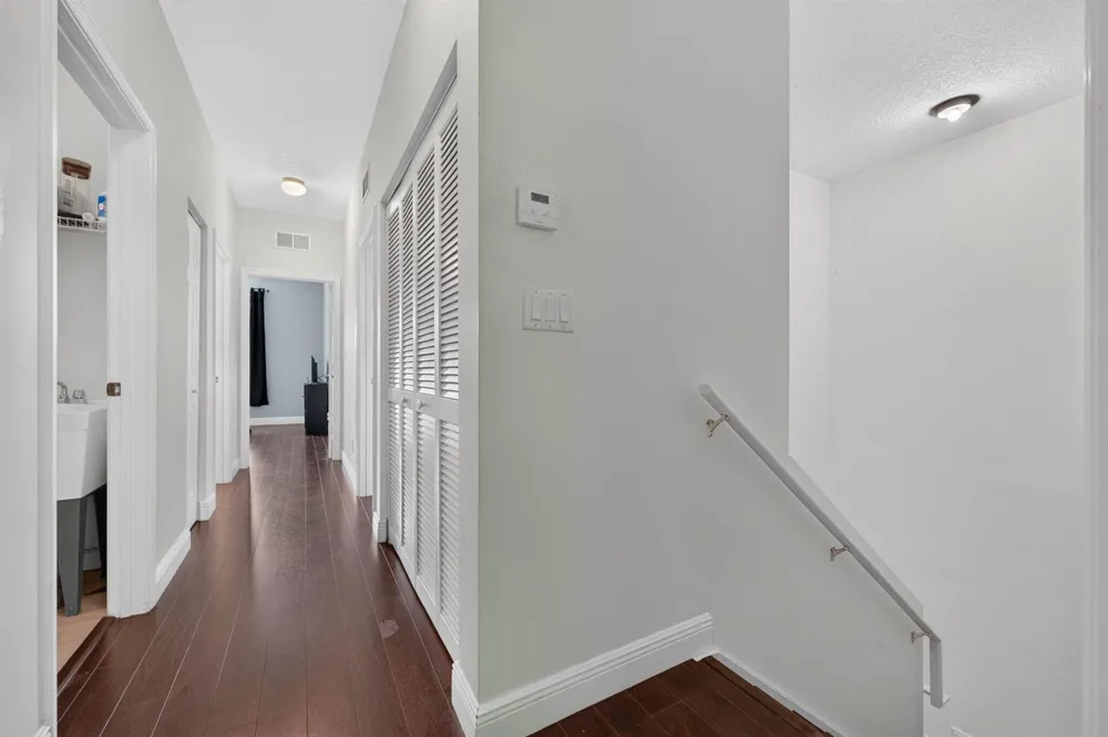 3355 Lakeside Drive Davie, FL 33328