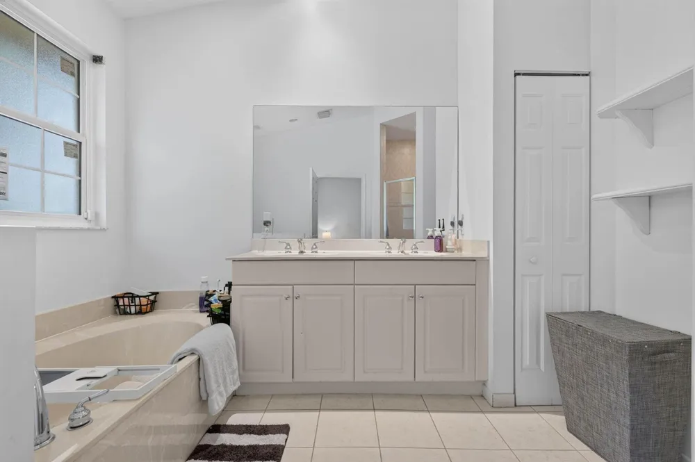 3355 Lakeside Drive Davie, FL 33328